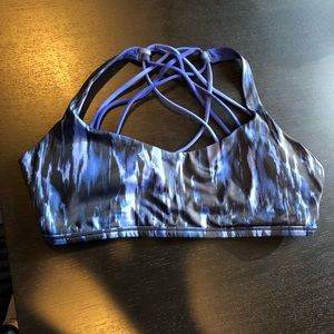 Lululemon sports bra